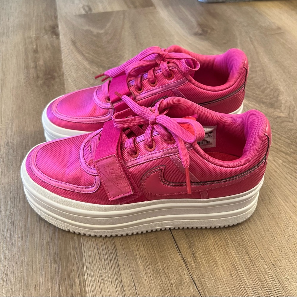 Nike women’s vandal 2k magenta sneakers